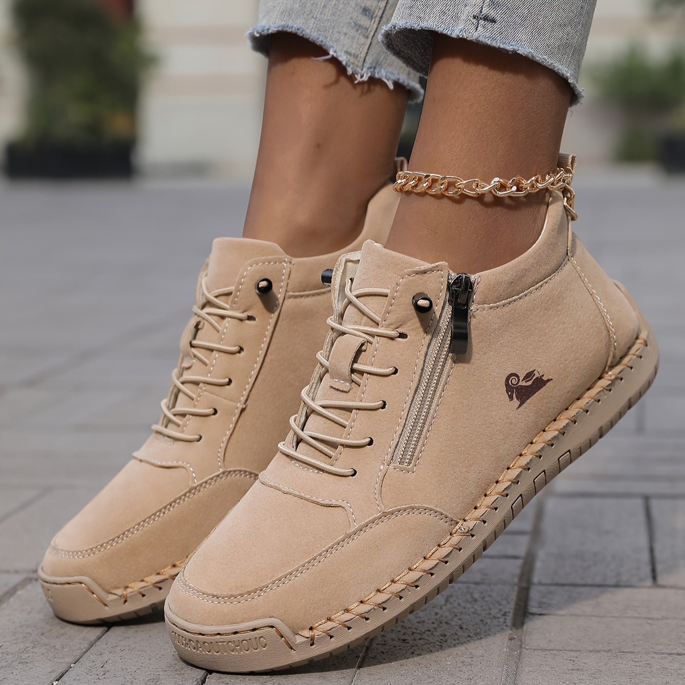 Mila – Comfortable orthopedic sneakers + zipper