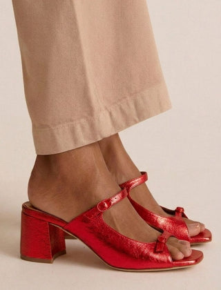 Brilliant red