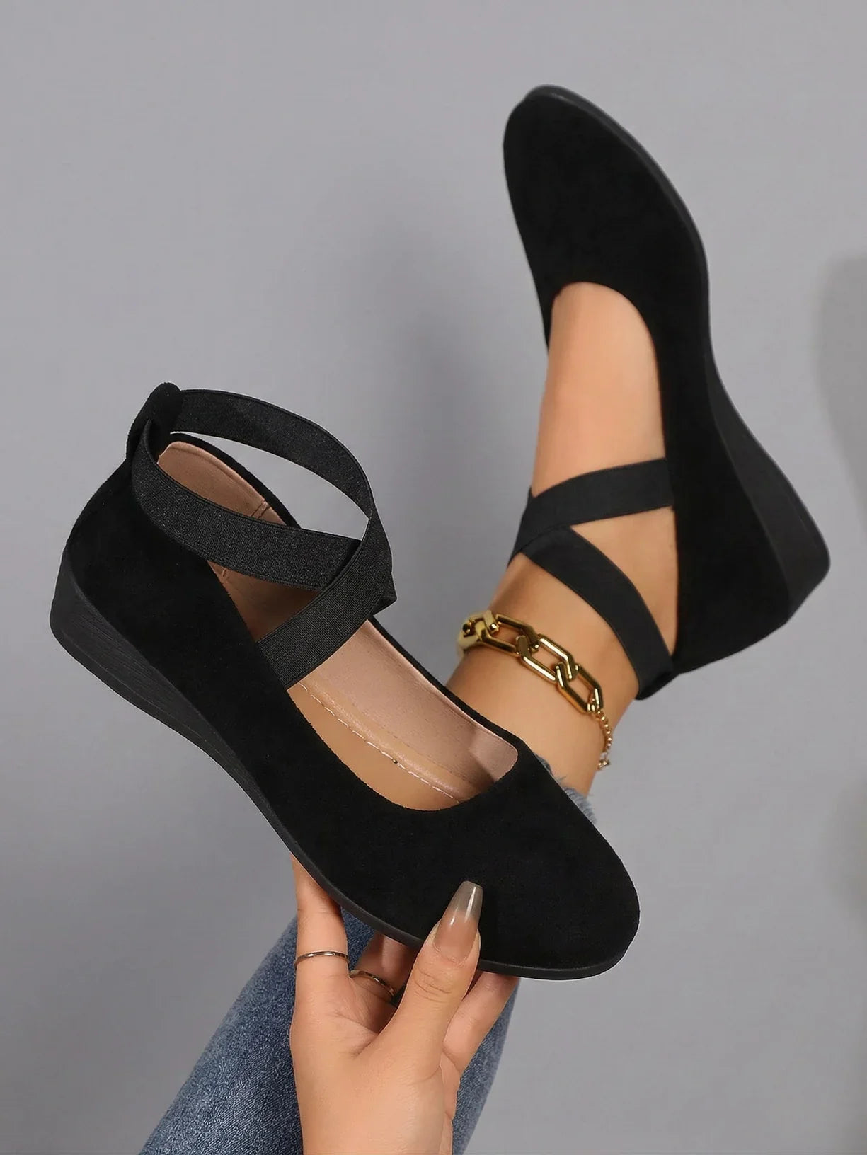 Madeleine | Closed and Comfortable Wedge Shoes