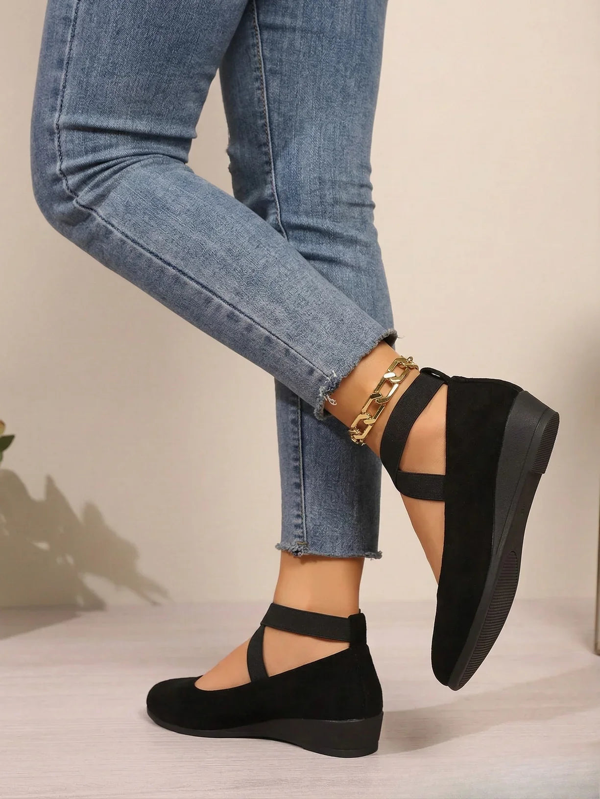 Madeleine | Closed and Comfortable Wedge Shoes