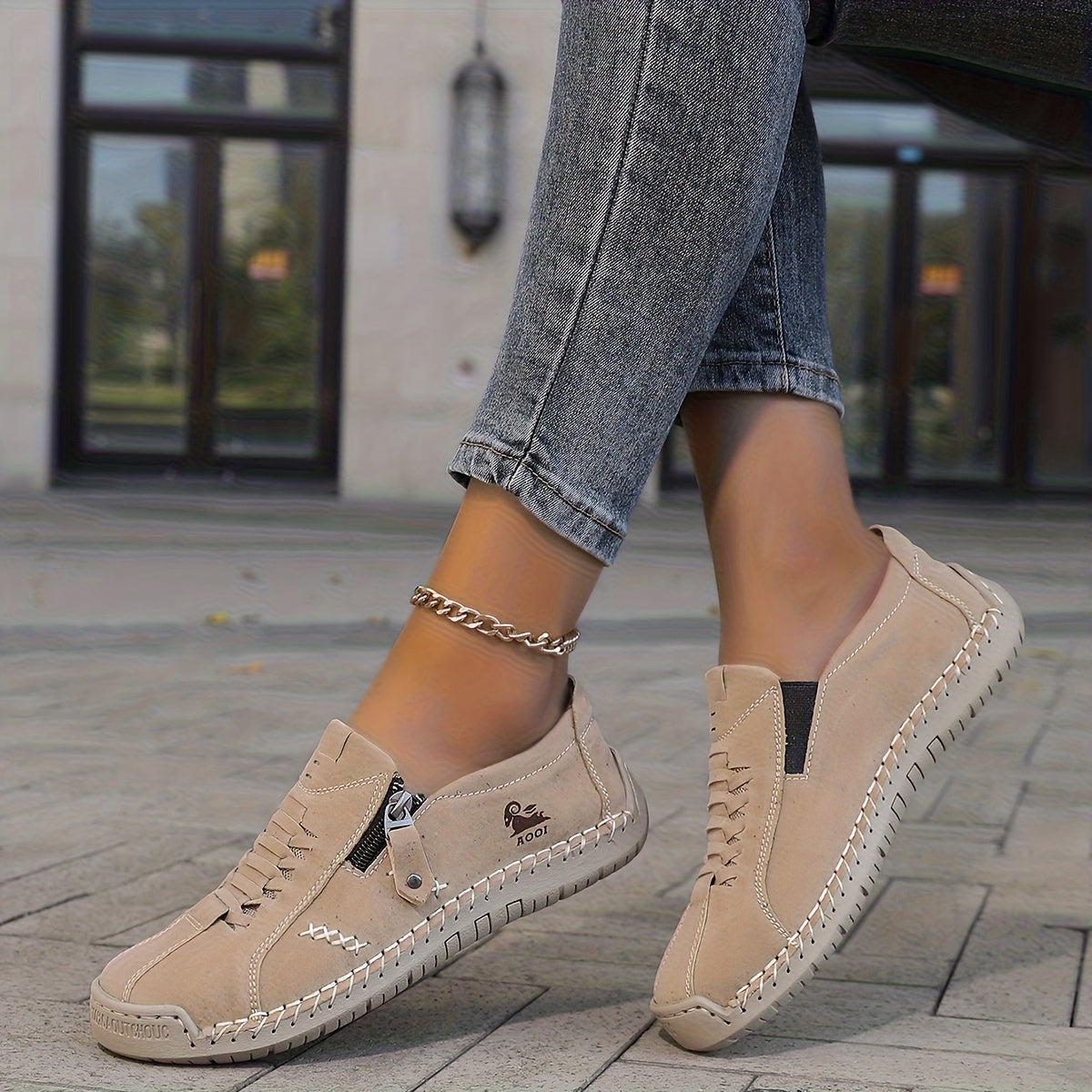 Nila – Elegant comfort with a practical zipper