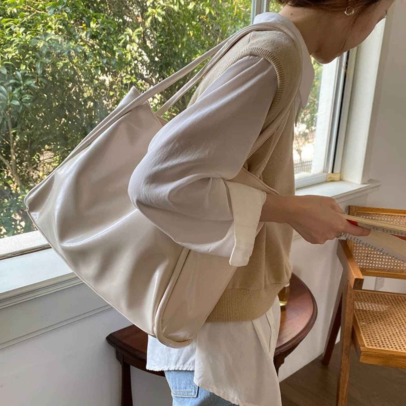 Silvia's Minimal Carry | Tote Bag