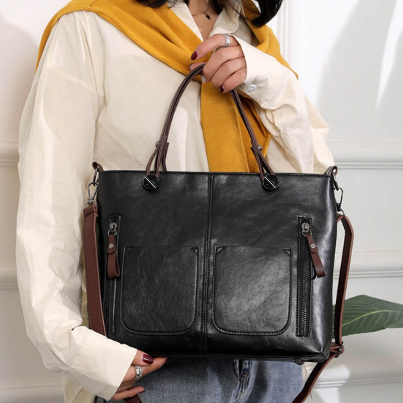 Caterina's Multi-Pocket | Crossbody Bag