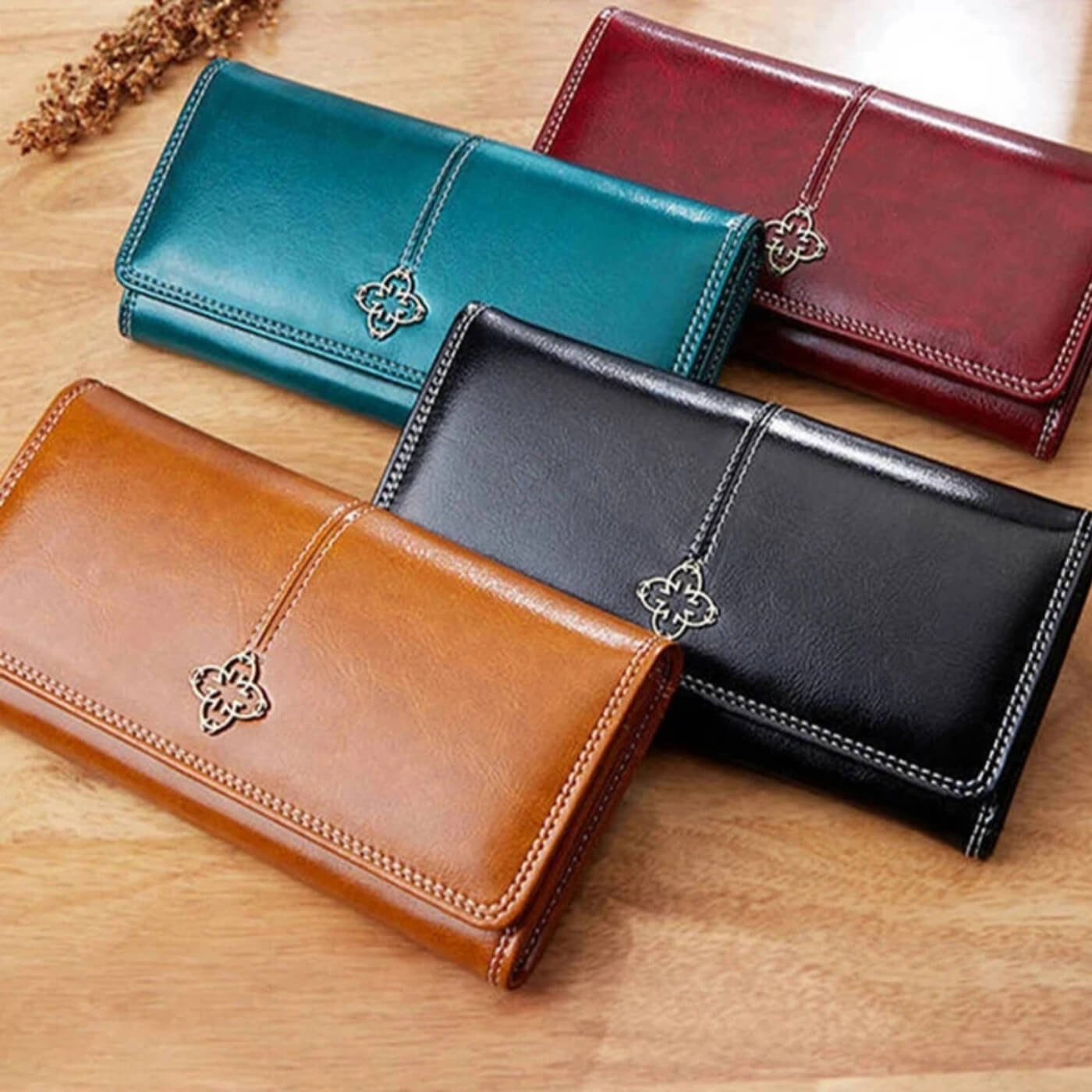 Giorgia's Fold Essential | Clutch