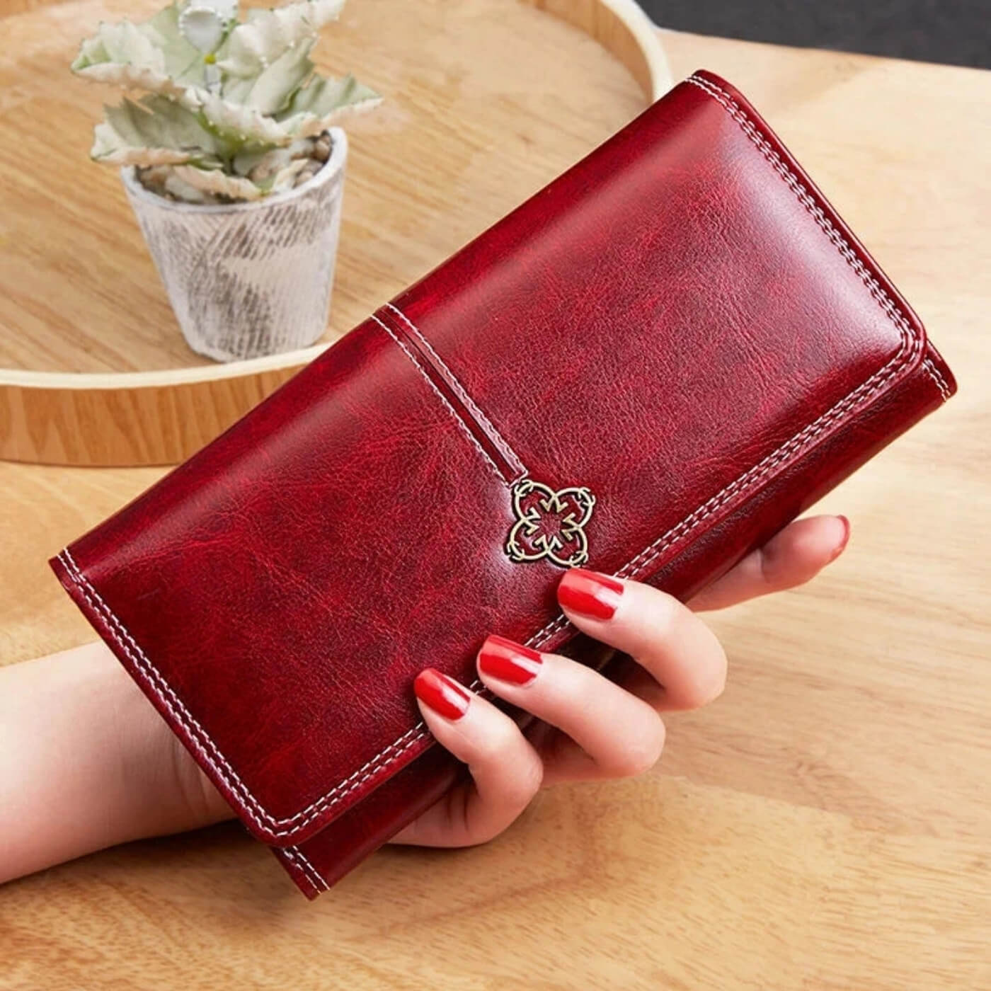 Giorgia's Fold Essential | Clutch